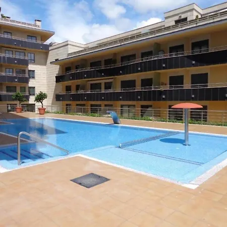 Apartment En Urbanizacion Con Piscina En Playa De Silgar